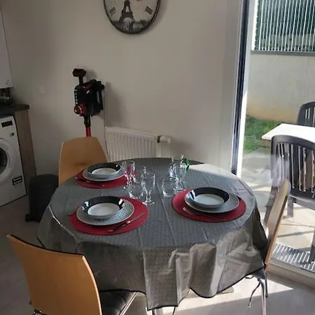 Agreable Avec Jardin Au Calme Апартаменты